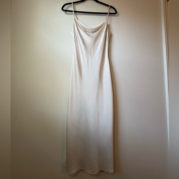 Express Dresses & Skirts - Express Classic White Midi Dress